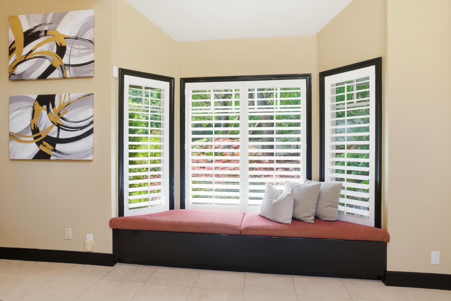 Detail Gallery Image 17 of 47 For 2060 Bunker Hill Dr, San Mateo,  CA 94402 - 4 Beds | 3 Baths