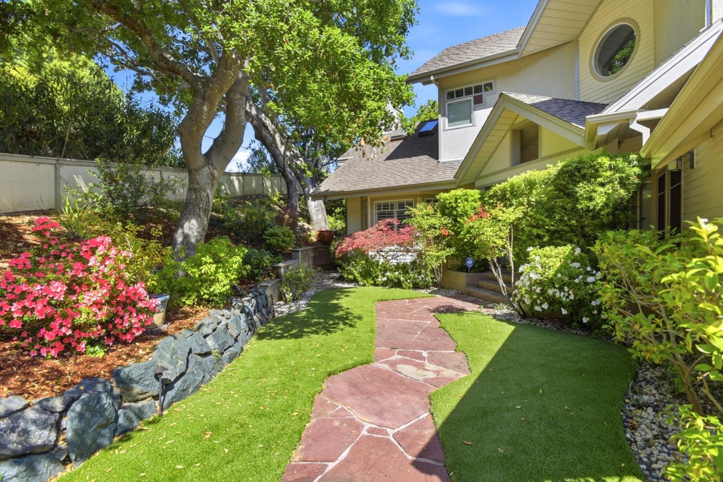 Detail Gallery Image 3 of 47 For 2060 Bunker Hill Dr, San Mateo,  CA 94402 - 4 Beds | 3 Baths