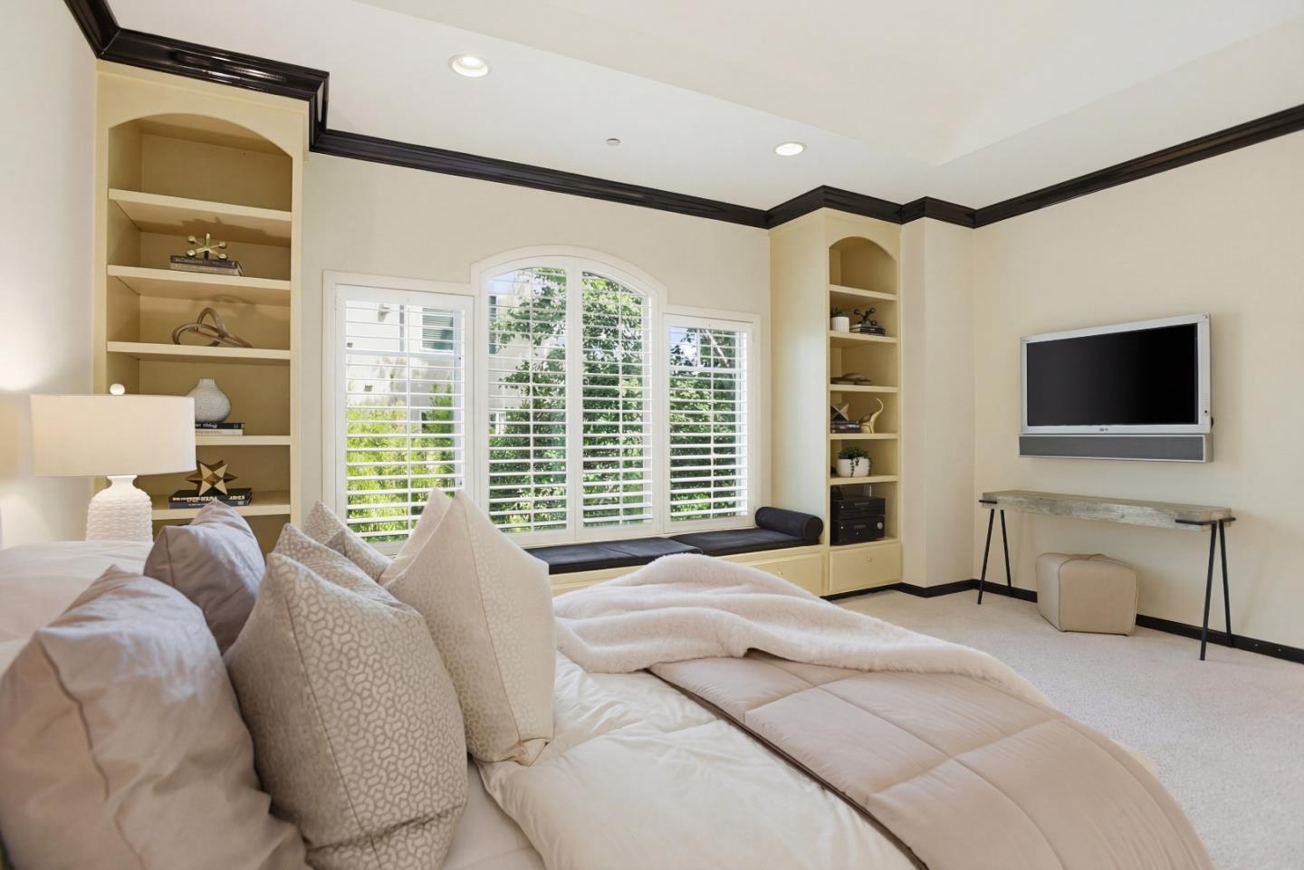 Detail Gallery Image 31 of 47 For 2060 Bunker Hill Dr, San Mateo,  CA 94402 - 4 Beds | 3 Baths