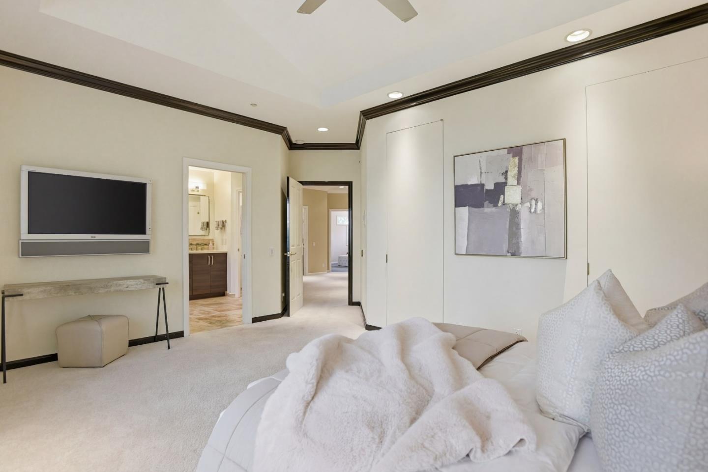 Detail Gallery Image 32 of 47 For 2060 Bunker Hill Dr, San Mateo,  CA 94402 - 4 Beds | 3 Baths