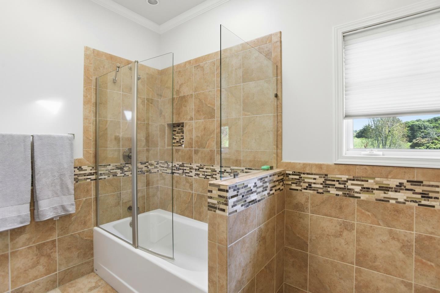 Detail Gallery Image 36 of 47 For 2060 Bunker Hill Dr, San Mateo,  CA 94402 - 4 Beds | 3 Baths