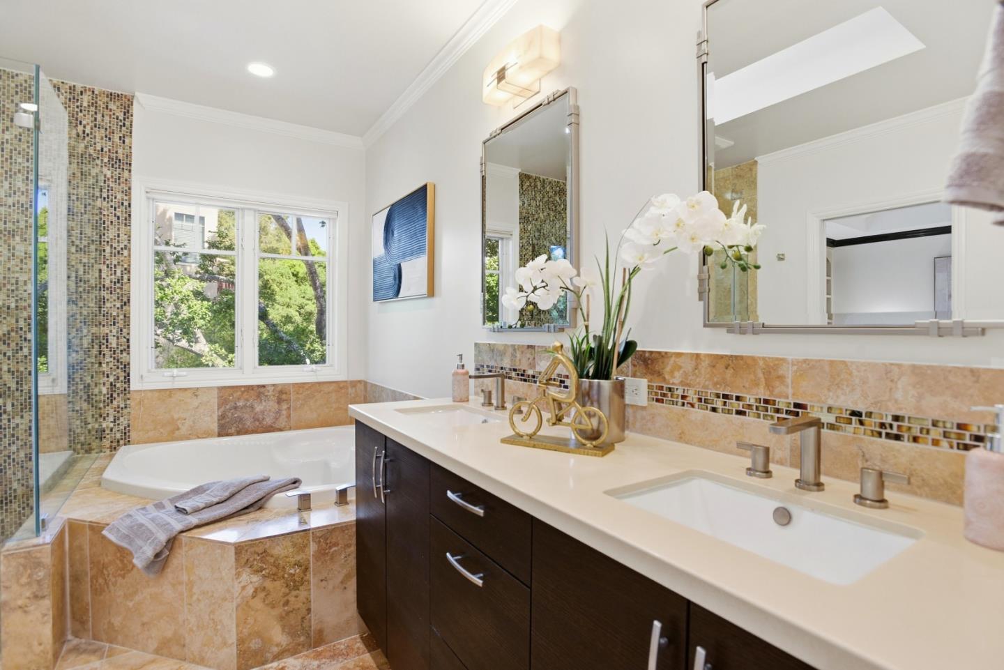 Detail Gallery Image 38 of 47 For 2060 Bunker Hill Dr, San Mateo,  CA 94402 - 4 Beds | 3 Baths