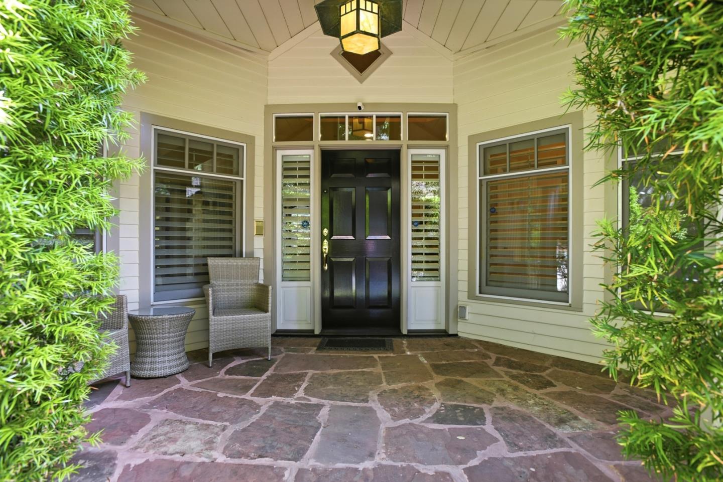 Detail Gallery Image 4 of 47 For 2060 Bunker Hill Dr, San Mateo,  CA 94402 - 4 Beds | 3 Baths