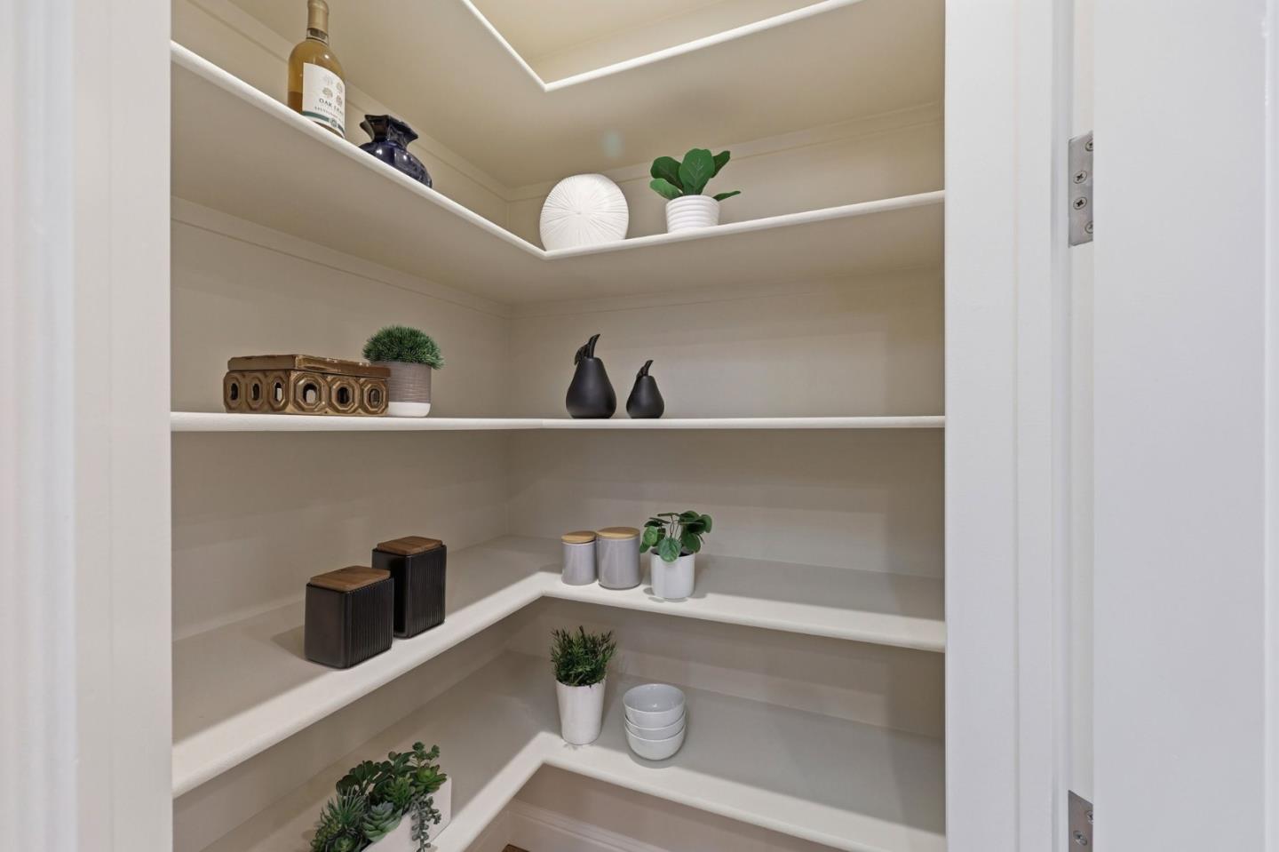 Detail Gallery Image 14 of 67 For 606 Highland Ave, Half Moon Bay,  CA 94019 - 4 Beds | 3 Baths