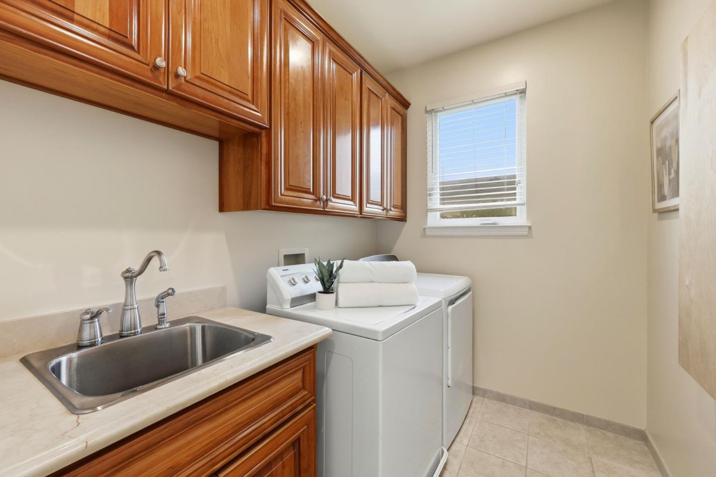 Detail Gallery Image 28 of 67 For 606 Highland Ave, Half Moon Bay,  CA 94019 - 4 Beds | 3 Baths