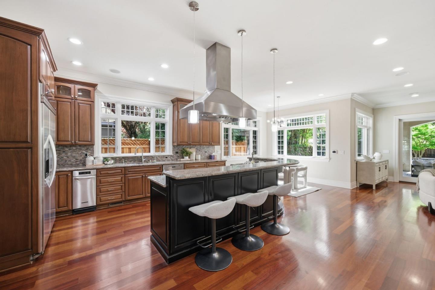 Detail Gallery Image 17 of 83 For 1826 Waverley St, Palo Alto,  CA 94301 - 4 Beds | 4 Baths