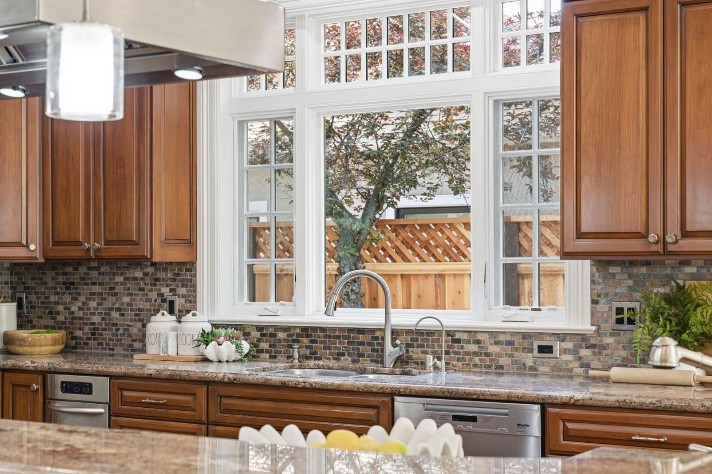 Detail Gallery Image 20 of 83 For 1826 Waverley St, Palo Alto,  CA 94301 - 4 Beds | 4 Baths