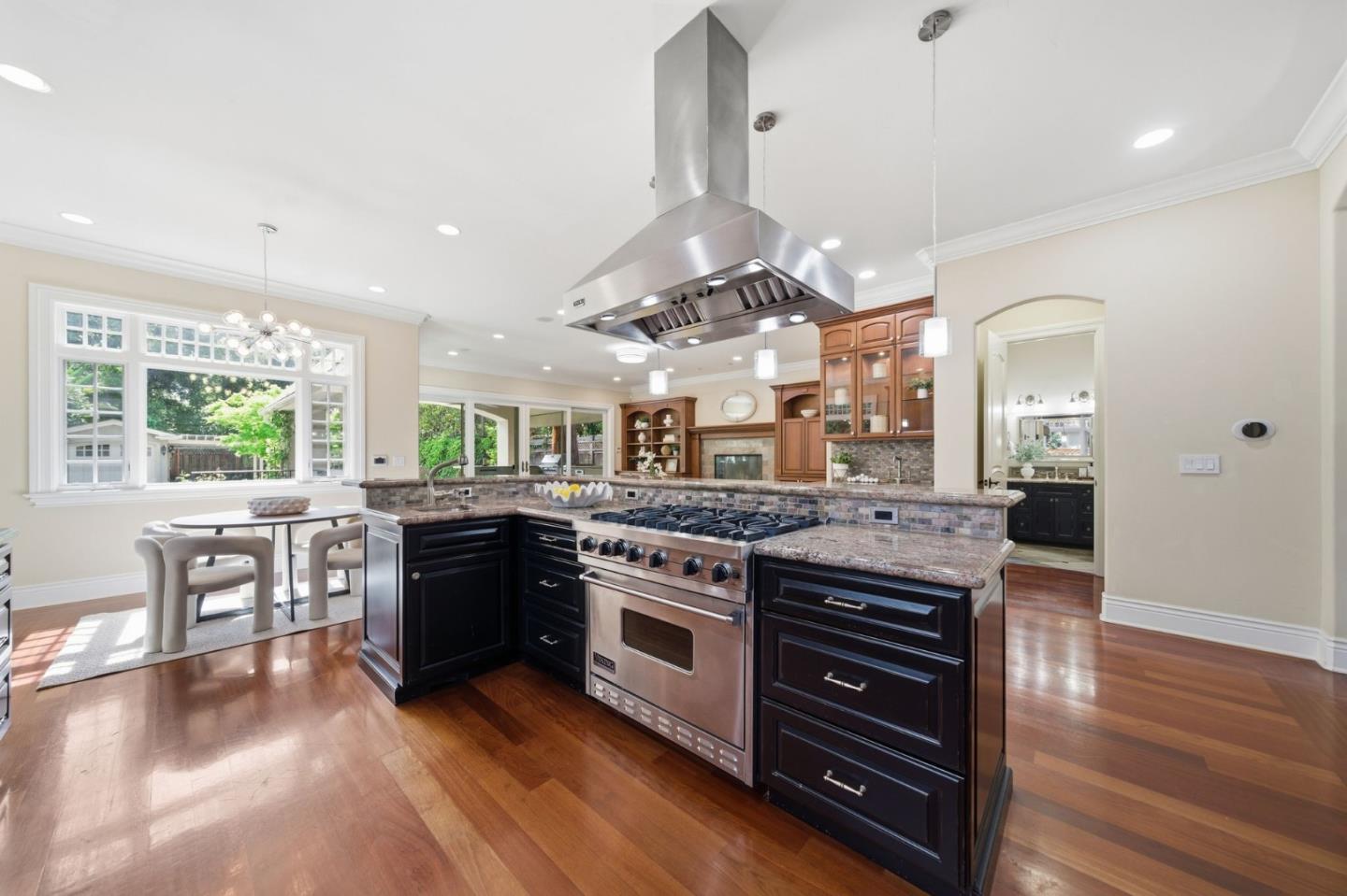 Detail Gallery Image 21 of 83 For 1826 Waverley St, Palo Alto,  CA 94301 - 4 Beds | 4 Baths