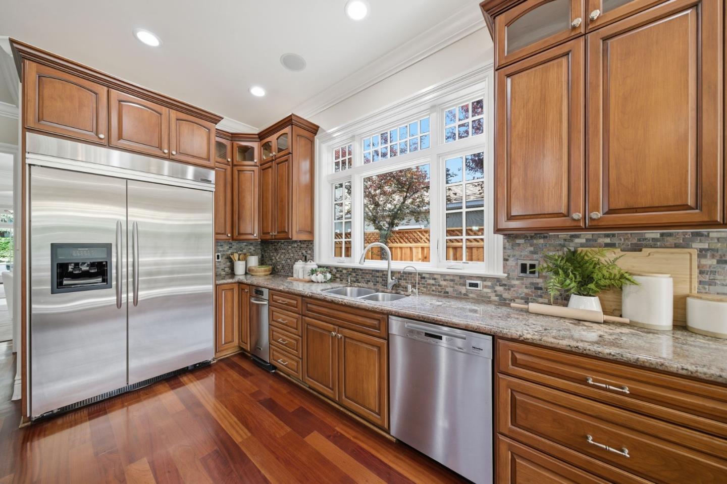 Detail Gallery Image 22 of 83 For 1826 Waverley St, Palo Alto,  CA 94301 - 4 Beds | 4 Baths