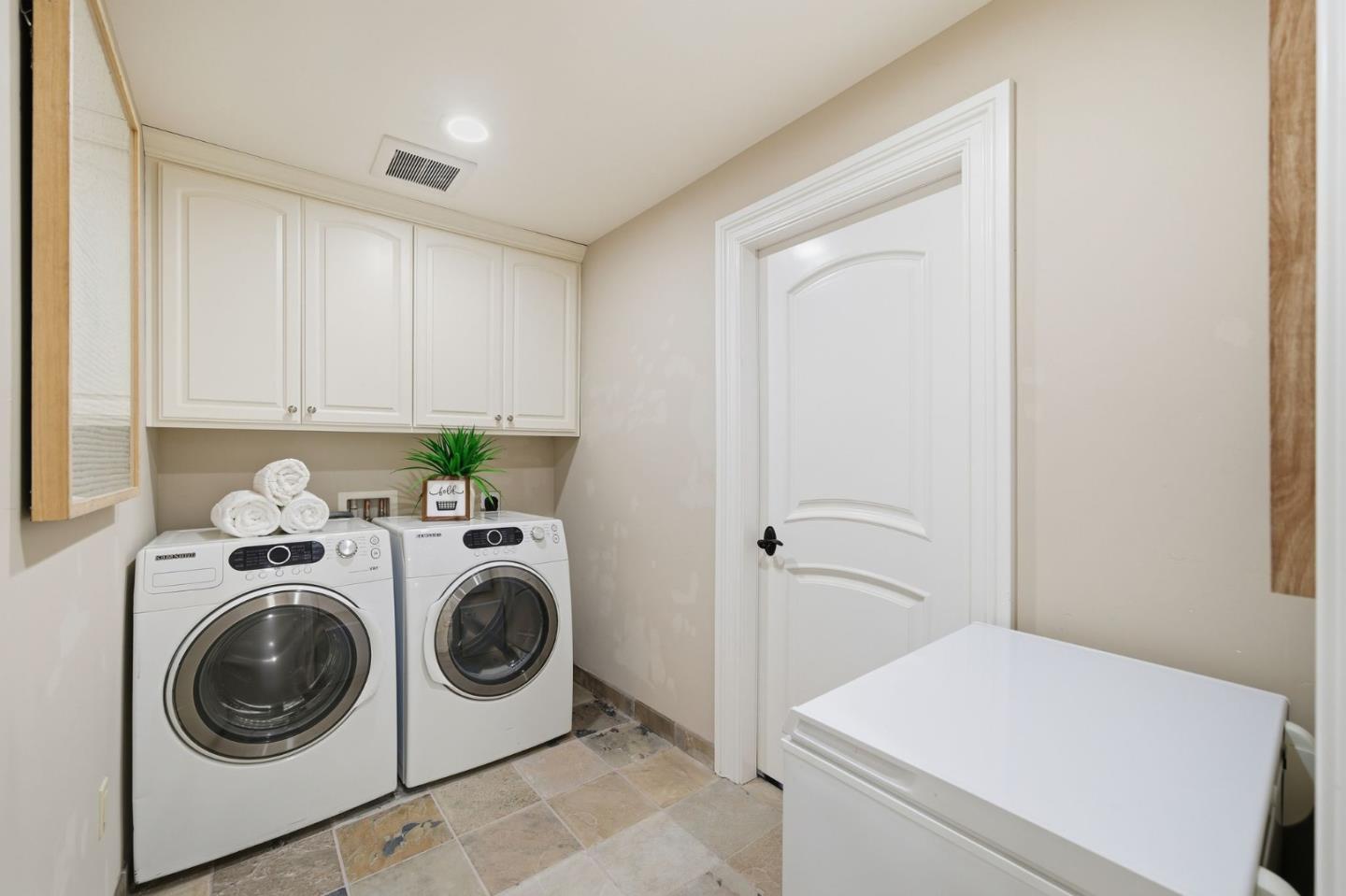 Detail Gallery Image 42 of 83 For 1826 Waverley St, Palo Alto,  CA 94301 - 4 Beds | 4 Baths