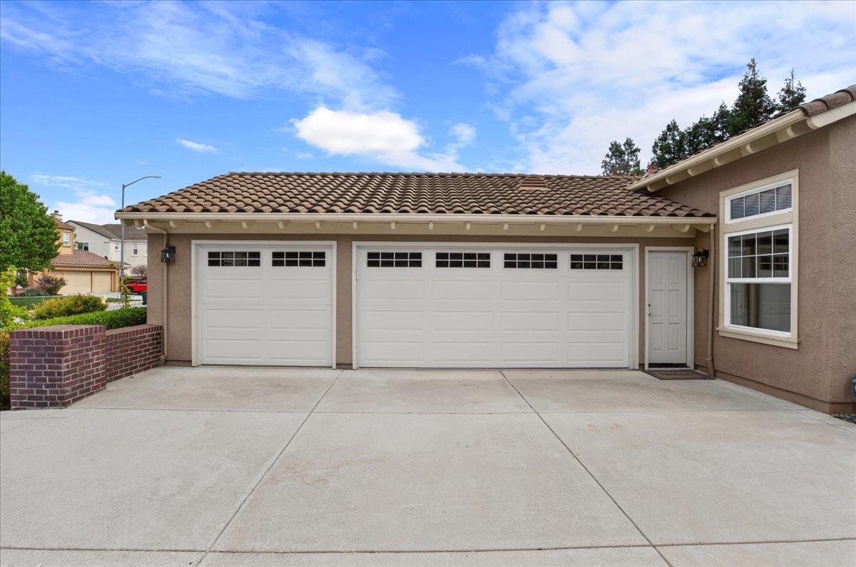 Detail Gallery Image 11 of 66 For 19135 Chinook Ct, Morgan Hill,  CA 95037 - 4 Beds | 2/1 Baths