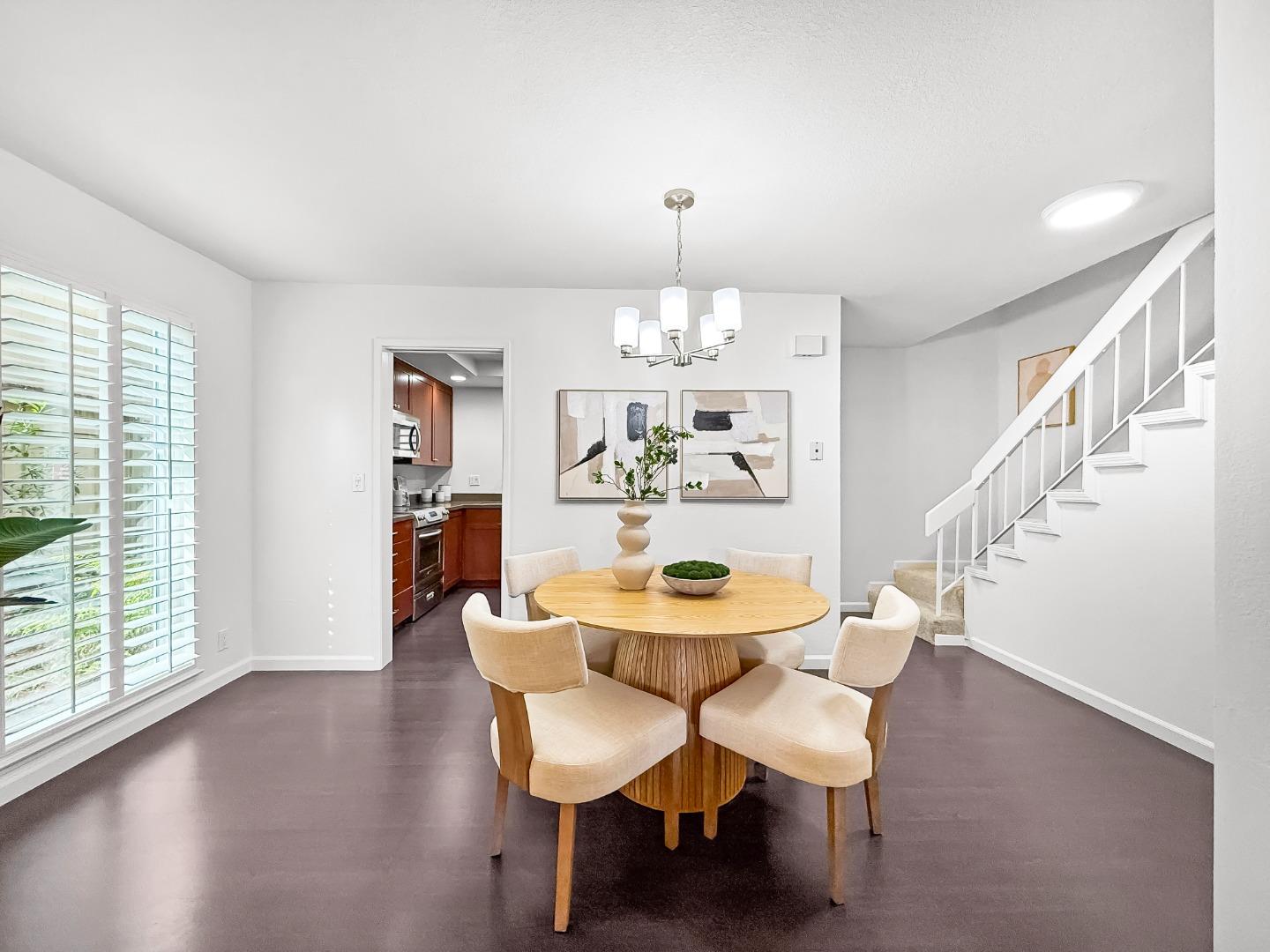 Detail Gallery Image 10 of 44 For 201 Flynn Ave #13,  Mountain View,  CA 94043 - 2 Beds | 1/1 Baths