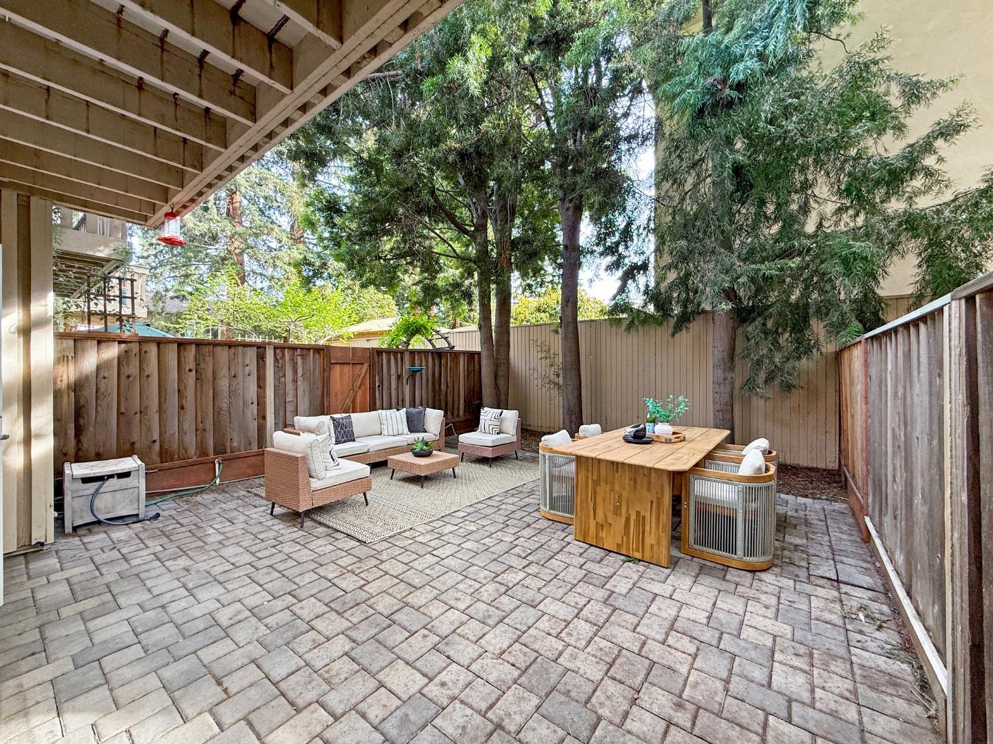 Detail Gallery Image 15 of 44 For 201 Flynn Ave #13,  Mountain View,  CA 94043 - 2 Beds | 1/1 Baths