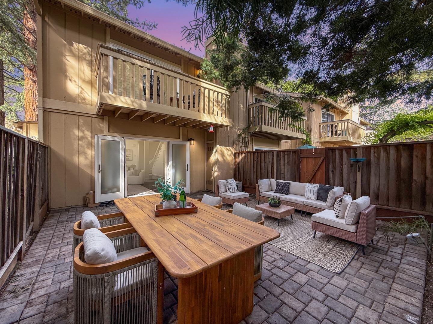 Detail Gallery Image 16 of 44 For 201 Flynn Ave #13,  Mountain View,  CA 94043 - 2 Beds | 1/1 Baths