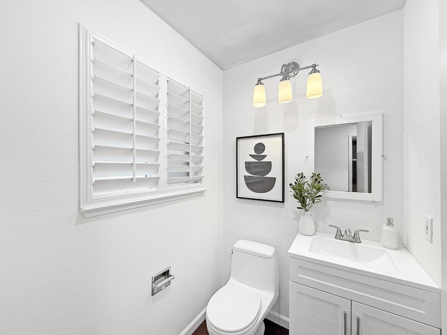 Detail Gallery Image 18 of 44 For 201 Flynn Ave #13,  Mountain View,  CA 94043 - 2 Beds | 1/1 Baths