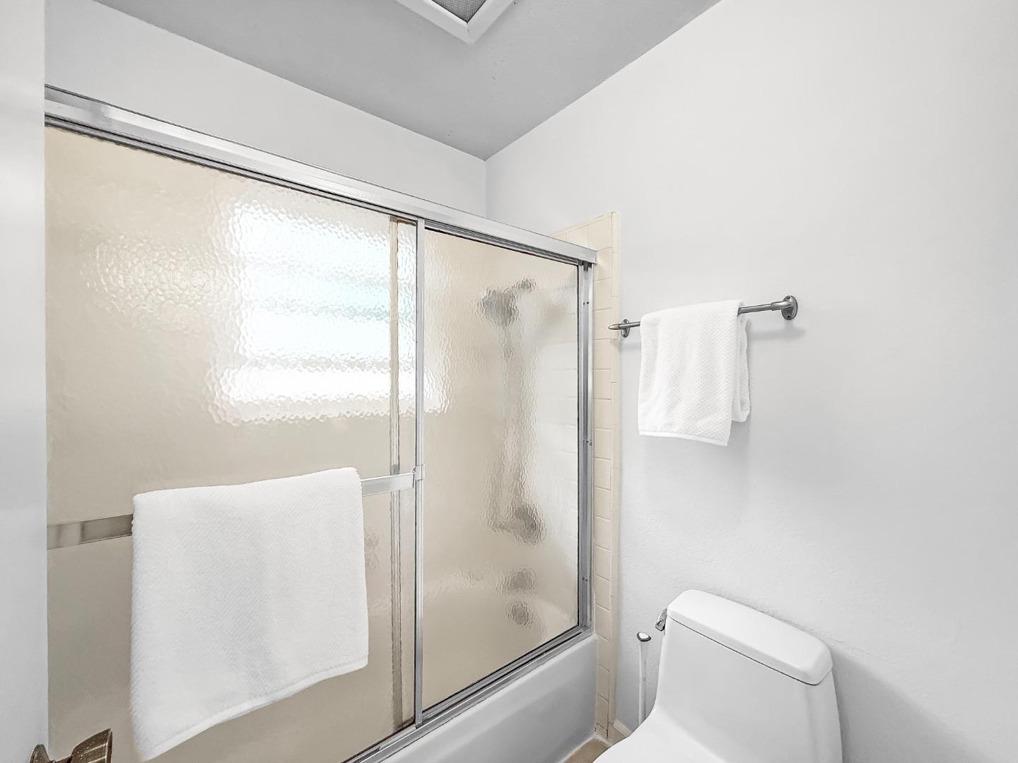 Detail Gallery Image 28 of 44 For 201 Flynn Ave #13,  Mountain View,  CA 94043 - 2 Beds | 1/1 Baths