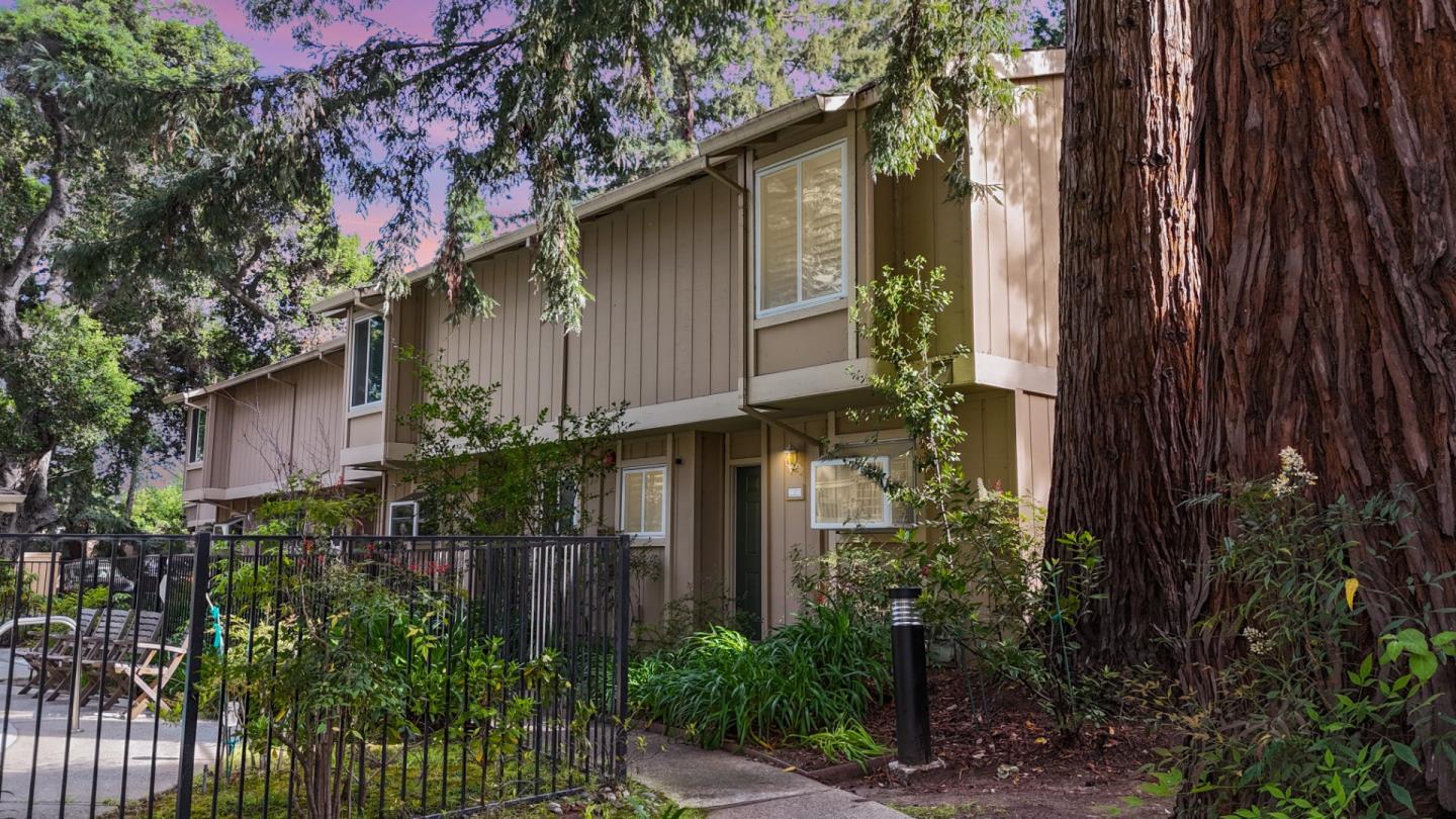 Detail Gallery Image 37 of 44 For 201 Flynn Ave #13,  Mountain View,  CA 94043 - 2 Beds | 1/1 Baths