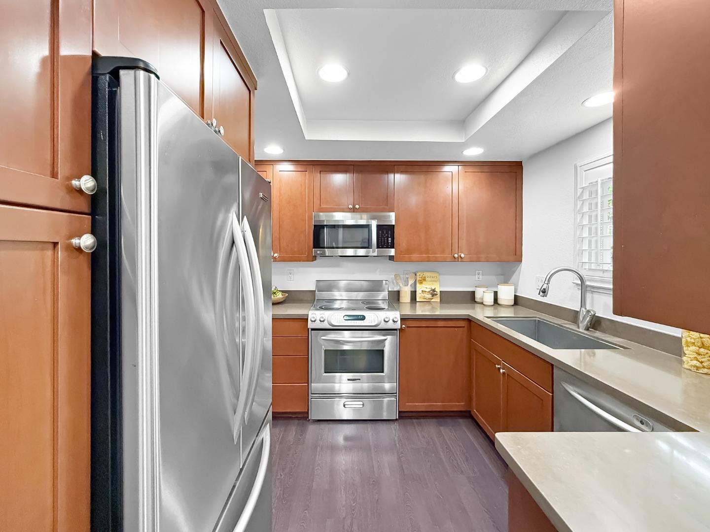 Detail Gallery Image 6 of 44 For 201 Flynn Ave #13,  Mountain View,  CA 94043 - 2 Beds | 1/1 Baths