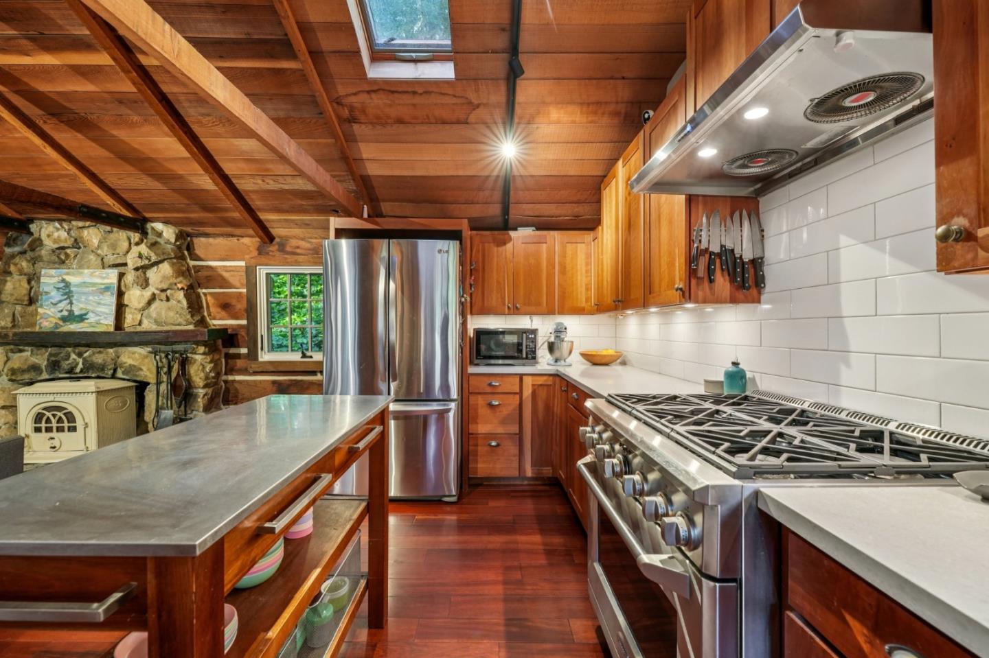 Detail Gallery Image 15 of 62 For 252 Blakewood Way, Redwood City,  CA 94062 - 3 Beds | 2 Baths