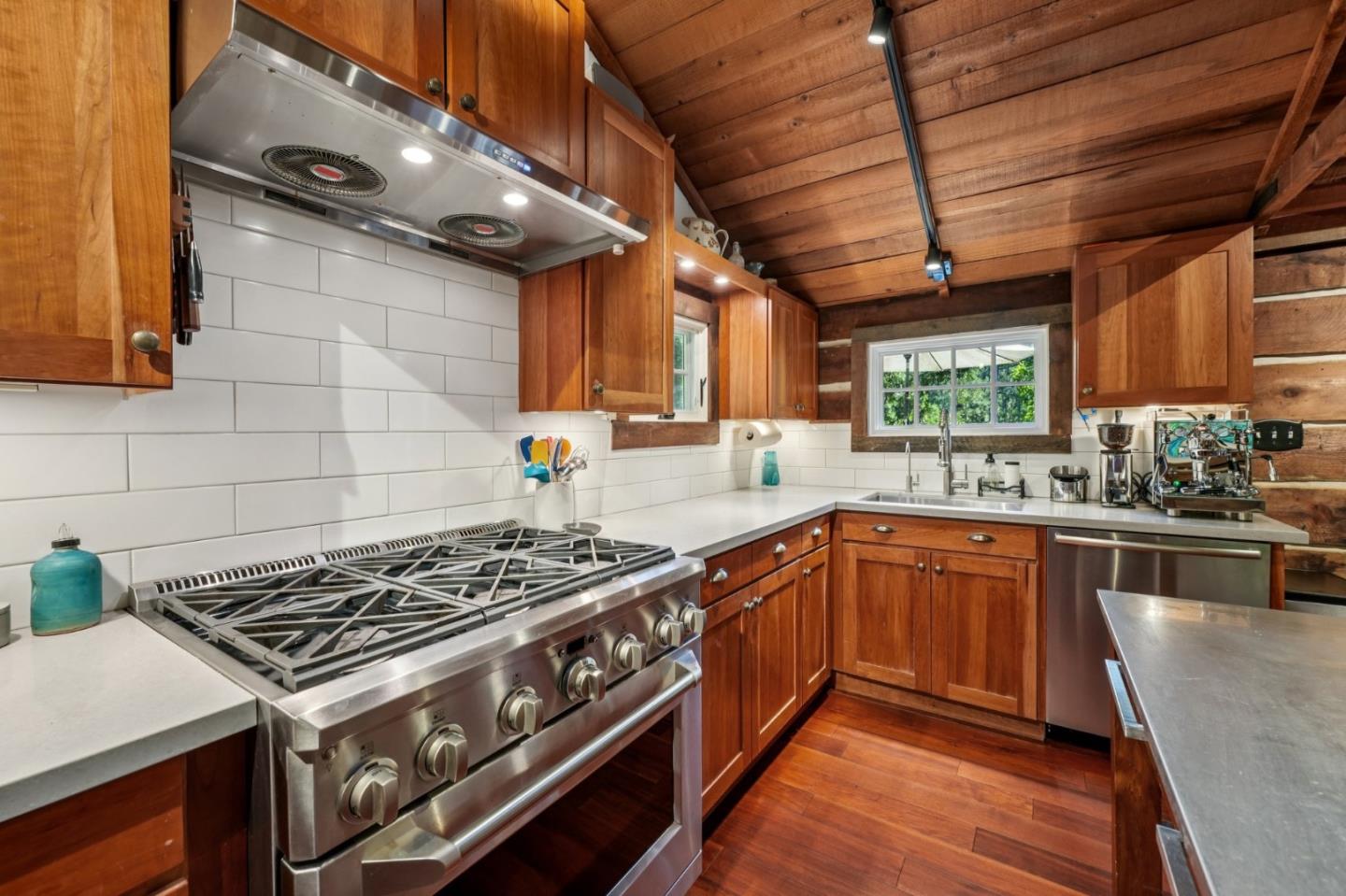 Detail Gallery Image 18 of 62 For 252 Blakewood Way, Redwood City,  CA 94062 - 3 Beds | 2 Baths