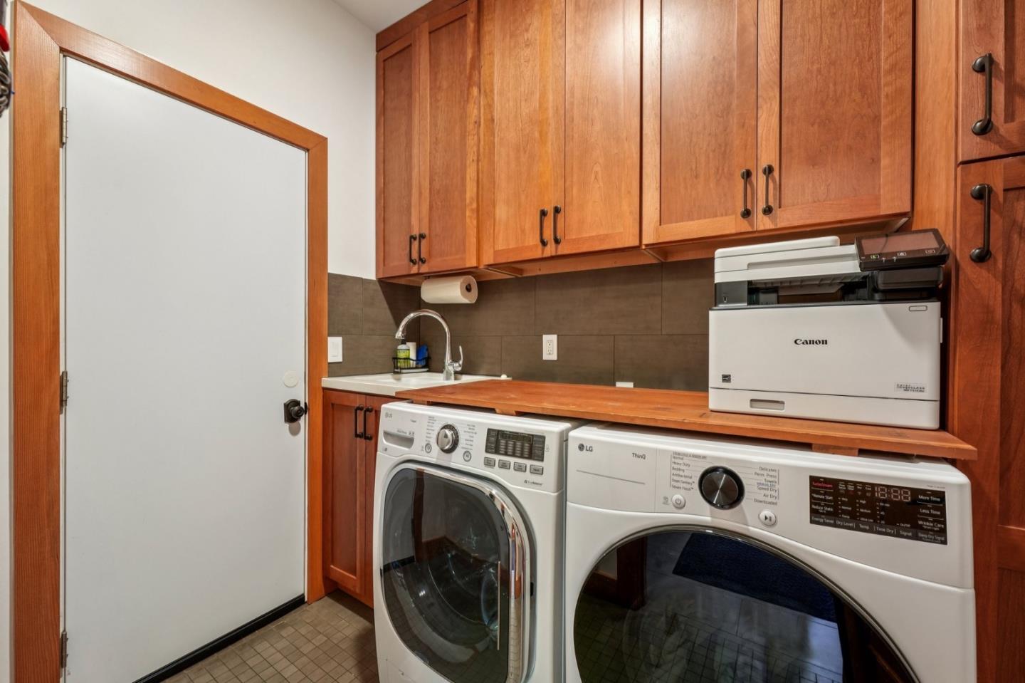 Detail Gallery Image 35 of 62 For 252 Blakewood Way, Redwood City,  CA 94062 - 3 Beds | 2 Baths