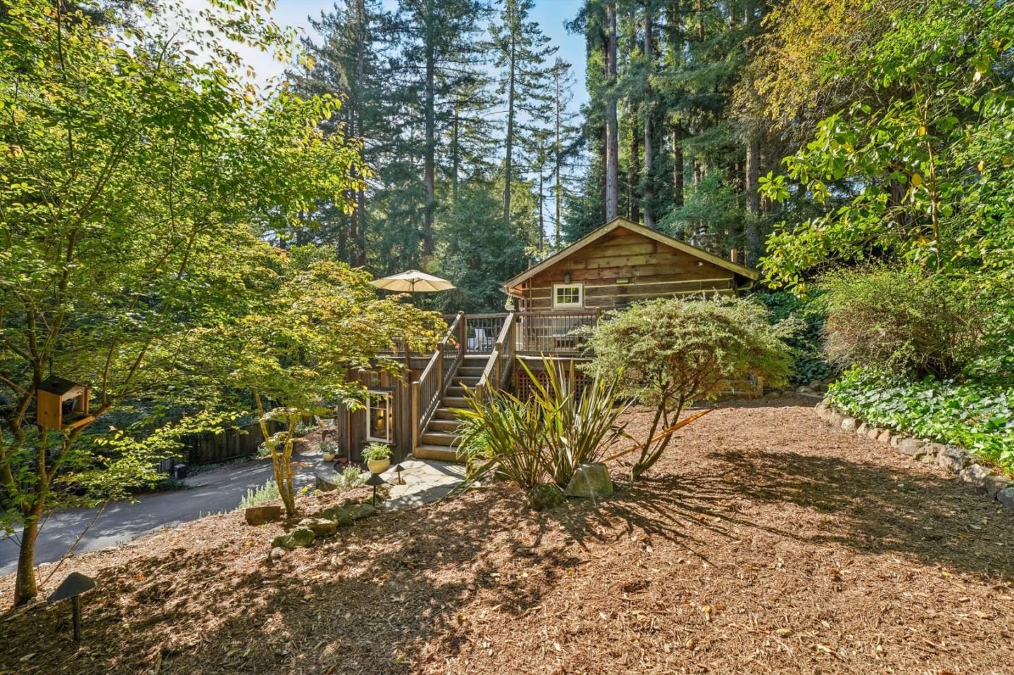 Detail Gallery Image 4 of 62 For 252 Blakewood Way, Redwood City,  CA 94062 - 3 Beds | 2 Baths