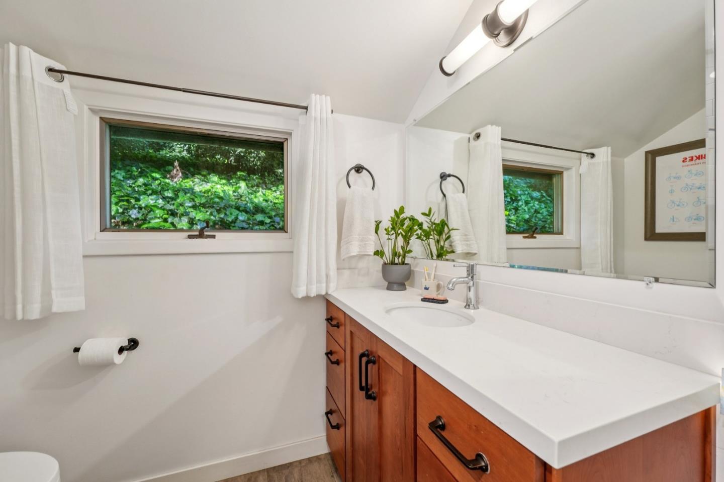 Detail Gallery Image 40 of 62 For 252 Blakewood Way, Redwood City,  CA 94062 - 3 Beds | 2 Baths