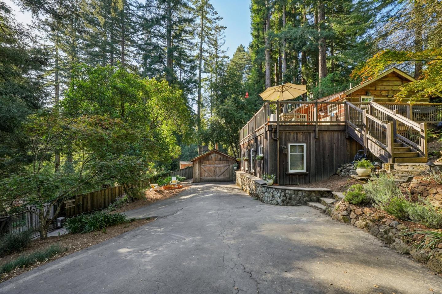 Detail Gallery Image 5 of 62 For 252 Blakewood Way, Redwood City,  CA 94062 - 3 Beds | 2 Baths