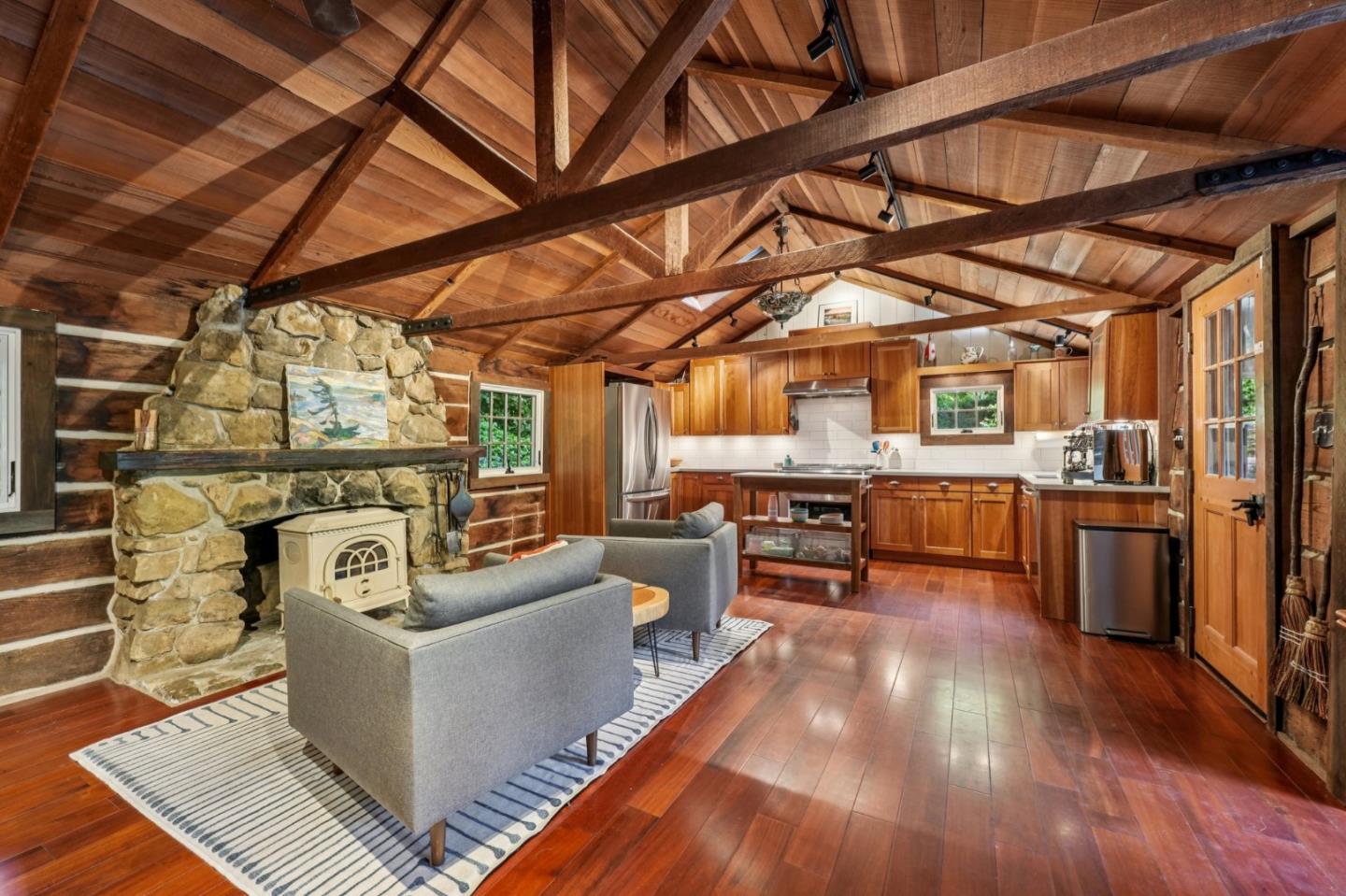 Detail Gallery Image 8 of 62 For 252 Blakewood Way, Redwood City,  CA 94062 - 3 Beds | 2 Baths