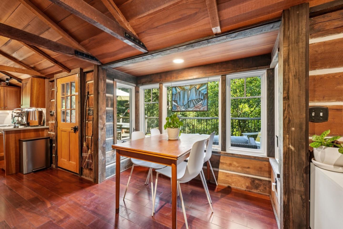 Detail Gallery Image 9 of 62 For 252 Blakewood Way, Redwood City,  CA 94062 - 3 Beds | 2 Baths