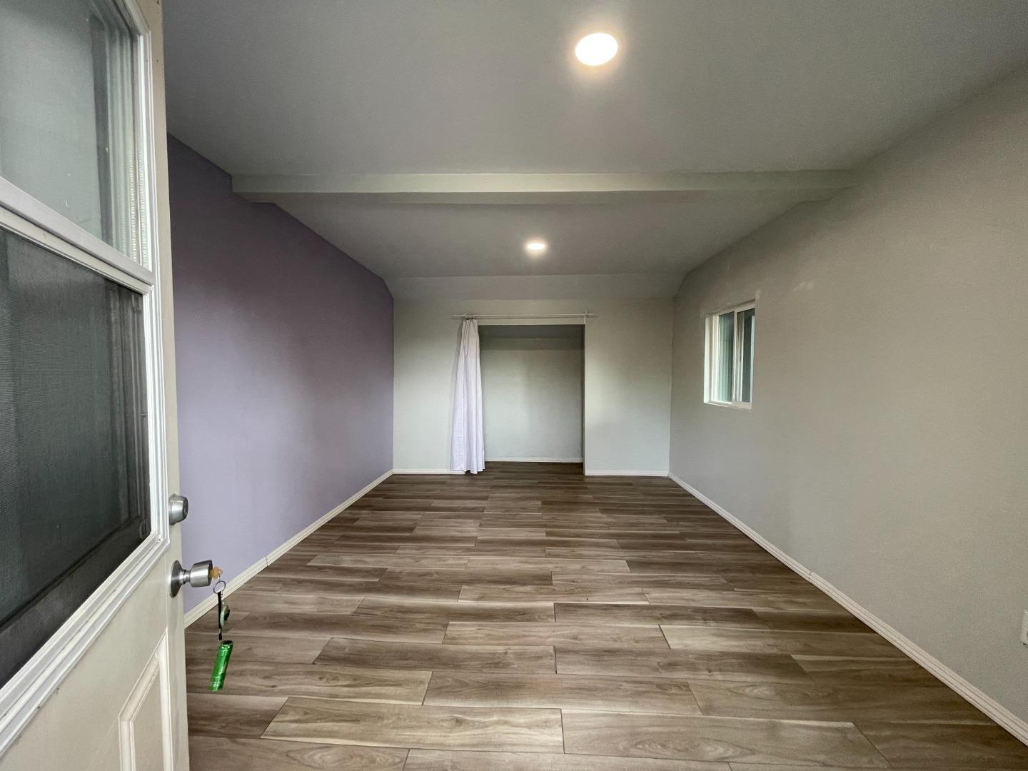 Detail Gallery Image 16 of 18 For 46 Amherst Ave, Menlo Park,  CA 94025 - 2 Beds | 1 Baths