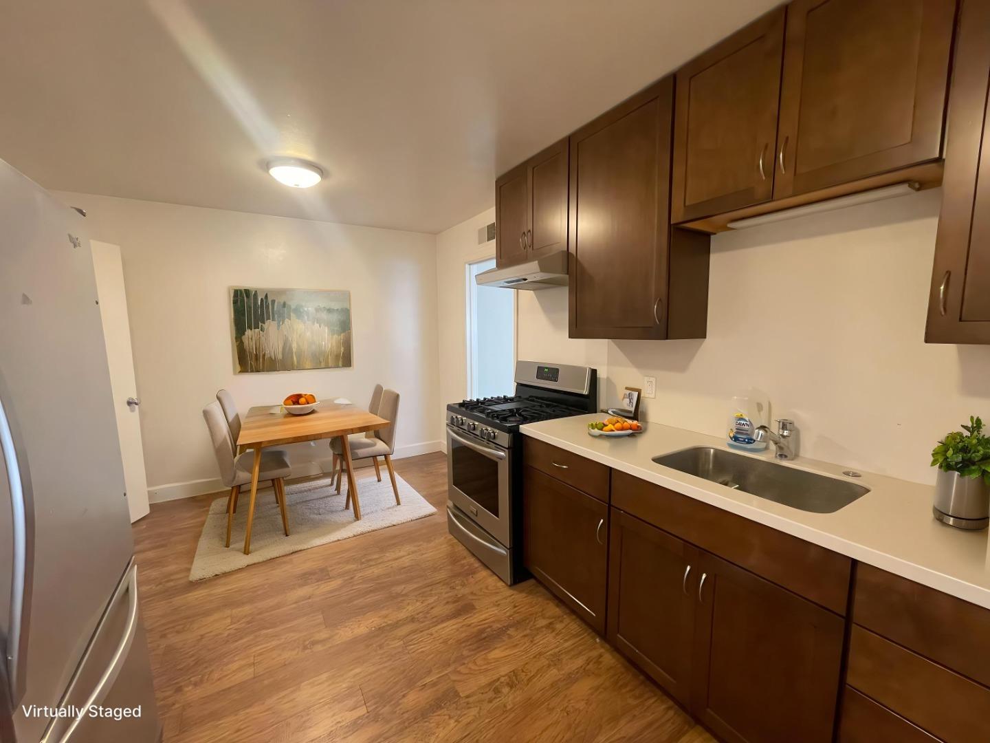 Detail Gallery Image 4 of 18 For 46 Amherst Ave, Menlo Park,  CA 94025 - 2 Beds | 1 Baths