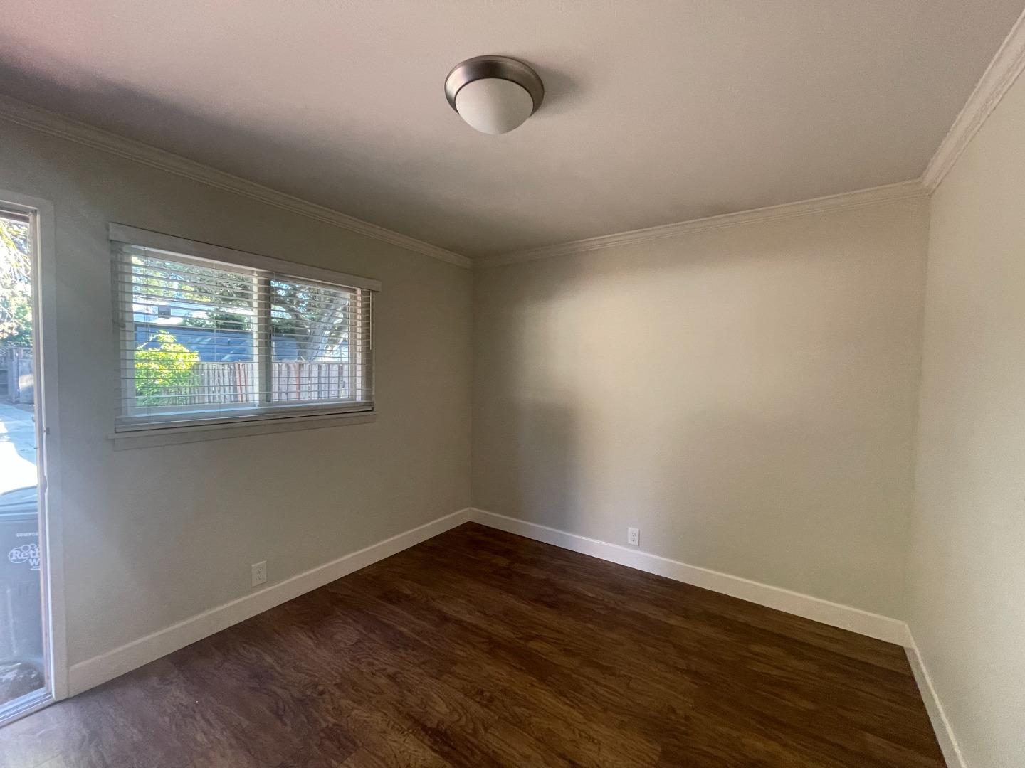 Detail Gallery Image 9 of 18 For 46 Amherst Ave, Menlo Park,  CA 94025 - 2 Beds | 1 Baths