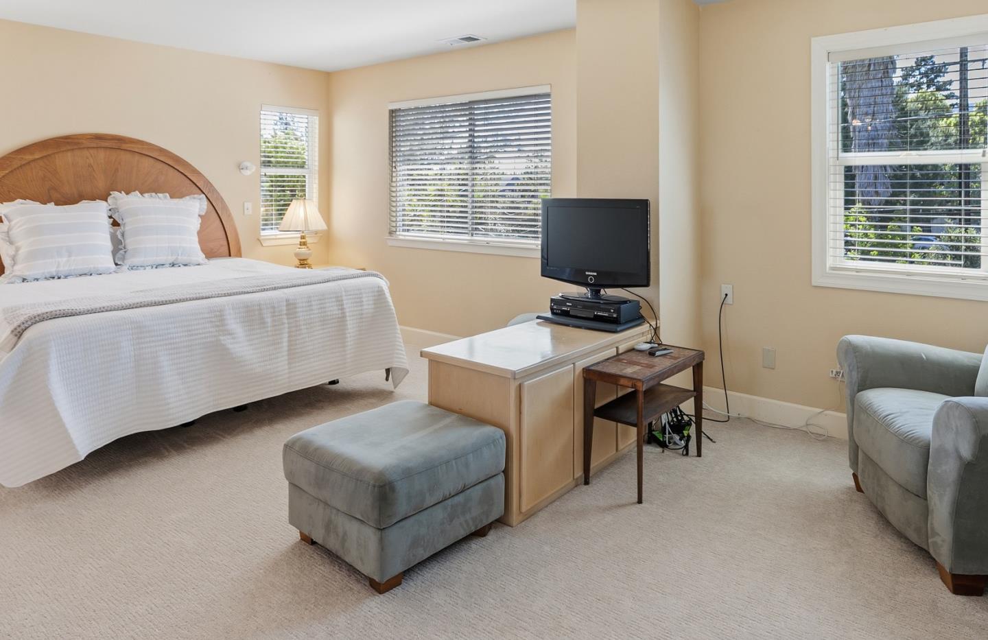 Detail Gallery Image 12 of 29 For 2160 Rosswood Dr, San Jose,  CA 95124 - 5 Beds | 3/1 Baths