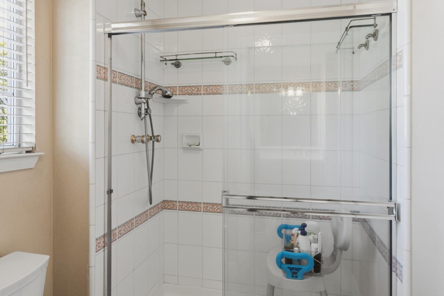 Detail Gallery Image 16 of 29 For 2160 Rosswood Dr, San Jose,  CA 95124 - 5 Beds | 3/1 Baths