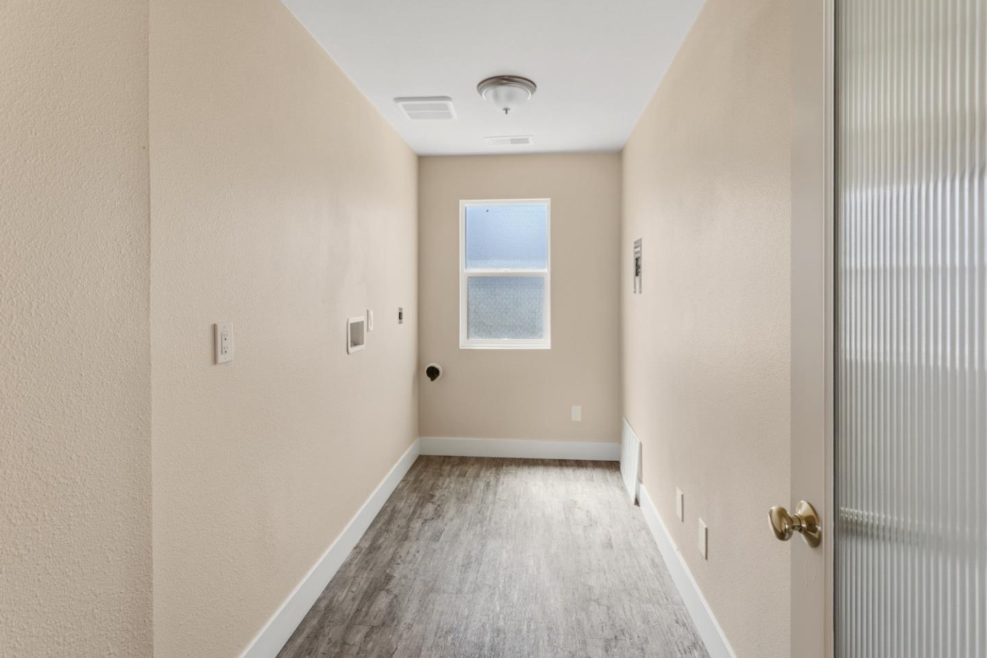 Detail Gallery Image 26 of 29 For 2160 Rosswood Dr, San Jose,  CA 95124 - 5 Beds | 3/1 Baths