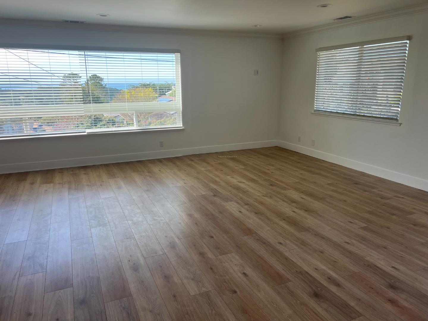 Detail Gallery Image 2 of 9 For 875 Tierra Alta St, Moss Beach,  CA 94038 - 4 Beds | 2 Baths