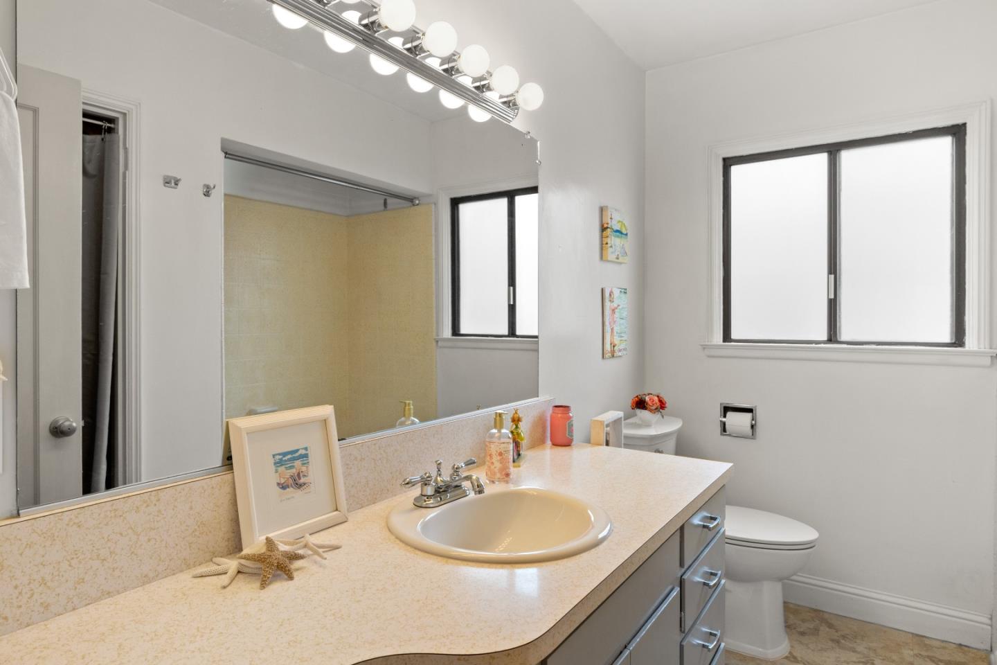 Detail Gallery Image 22 of 43 For 360 Central Ave, Pacific Grove,  CA 93950 - 2 Beds | 1 Baths