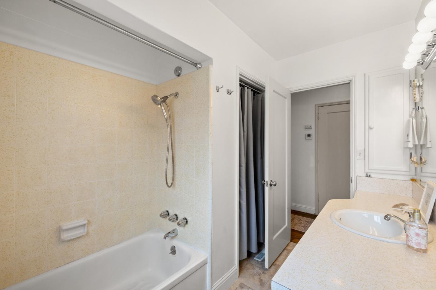 Detail Gallery Image 23 of 43 For 360 Central Ave, Pacific Grove,  CA 93950 - 2 Beds | 1 Baths