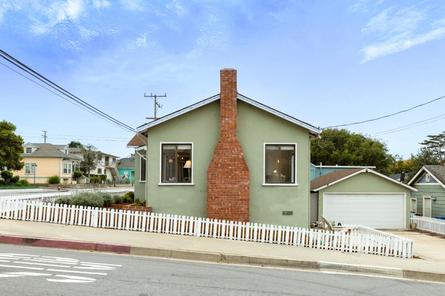 Detail Gallery Image 31 of 43 For 360 Central Ave, Pacific Grove,  CA 93950 - 2 Beds | 1 Baths