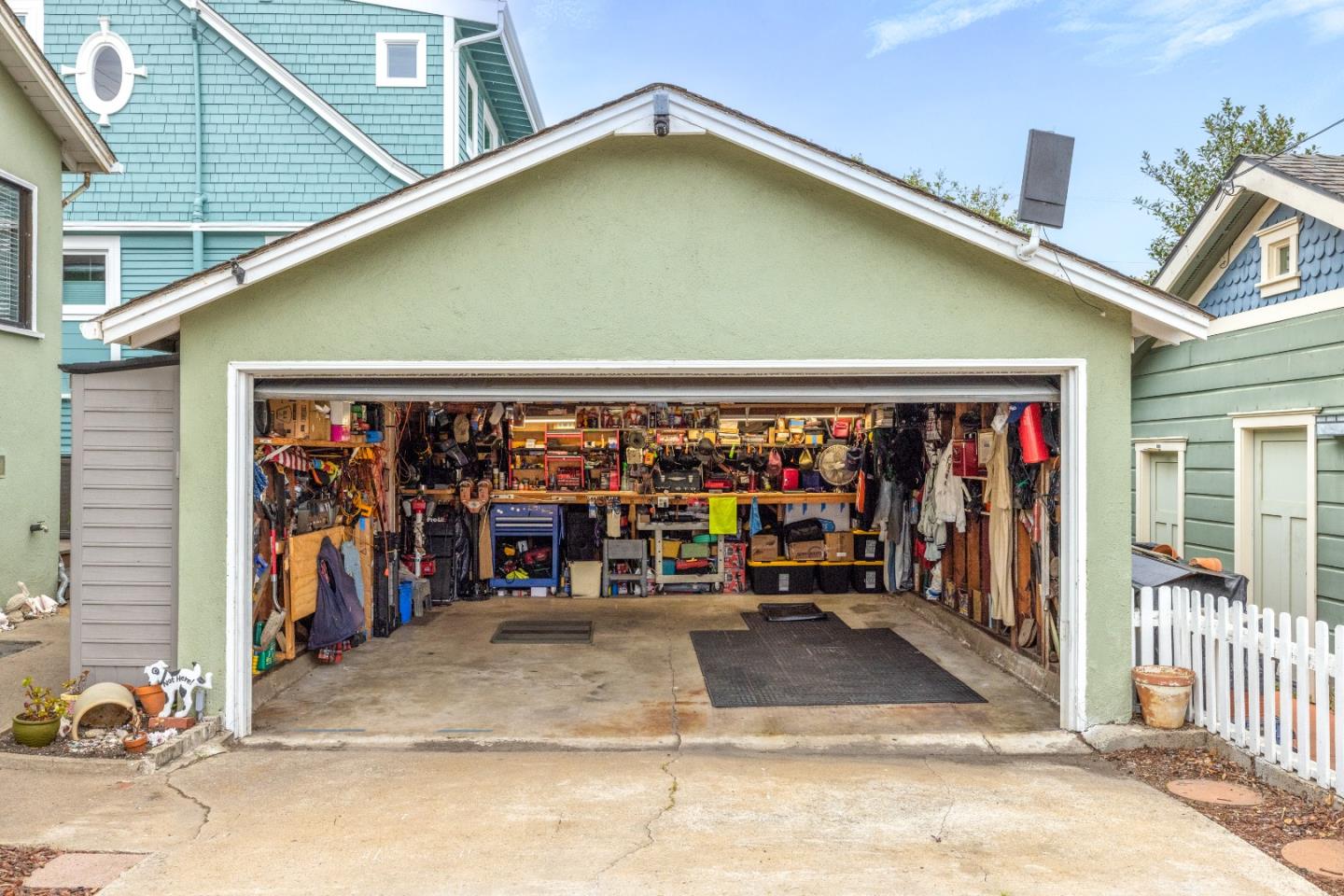 Detail Gallery Image 40 of 43 For 360 Central Ave, Pacific Grove,  CA 93950 - 2 Beds | 1 Baths