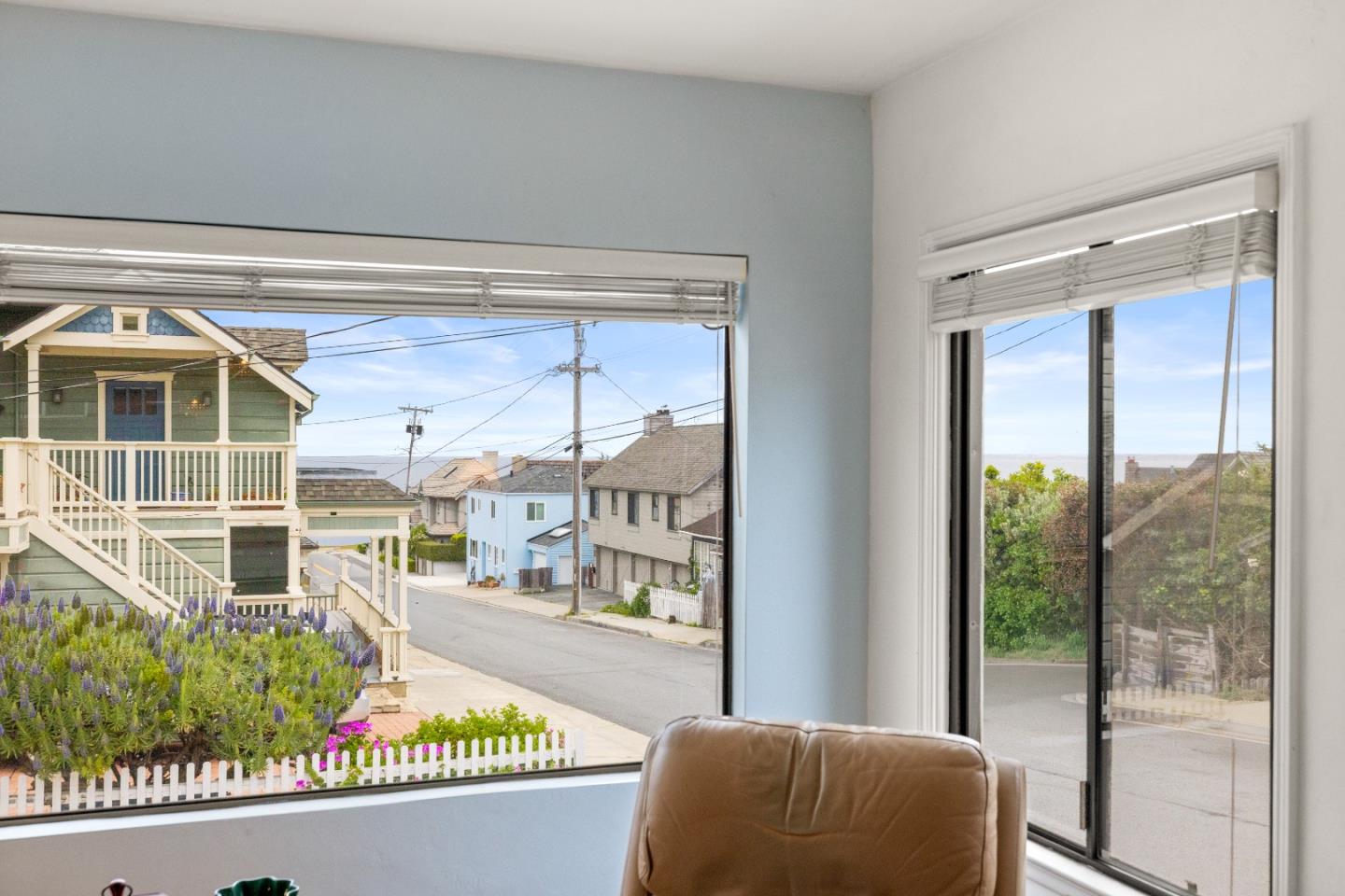 Detail Gallery Image 6 of 43 For 360 Central Ave, Pacific Grove,  CA 93950 - 2 Beds | 1 Baths