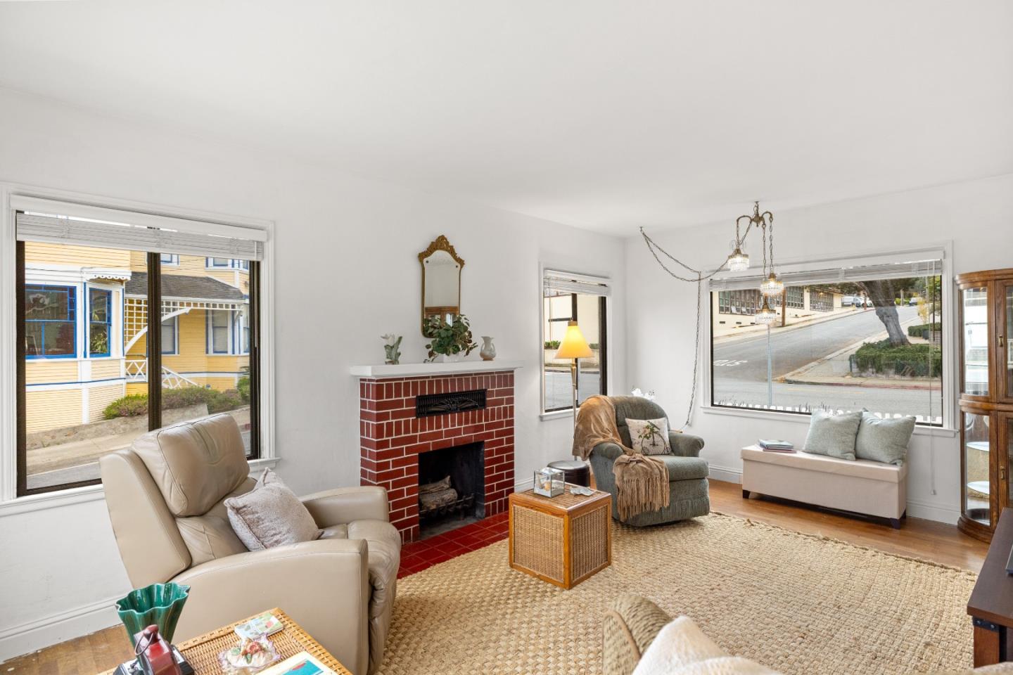 Detail Gallery Image 7 of 43 For 360 Central Ave, Pacific Grove,  CA 93950 - 2 Beds | 1 Baths