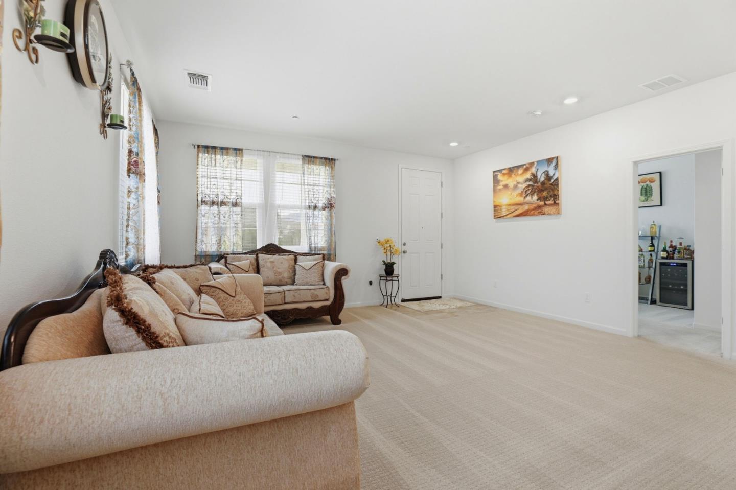 Detail Gallery Image 10 of 65 For 805 Klamath Way, Hollister,  CA 95023 - 4 Beds | 3 Baths