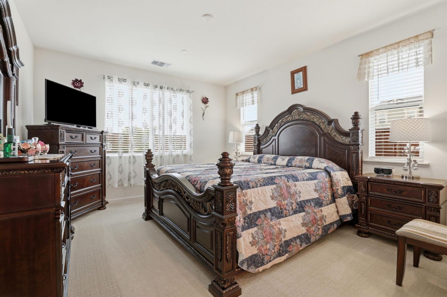 Detail Gallery Image 21 of 65 For 805 Klamath Way, Hollister,  CA 95023 - 4 Beds | 3 Baths