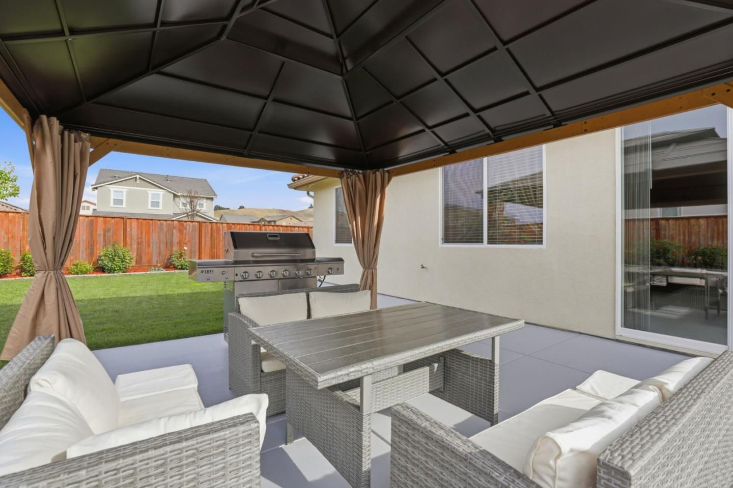 Detail Gallery Image 39 of 65 For 805 Klamath Way, Hollister,  CA 95023 - 4 Beds | 3 Baths