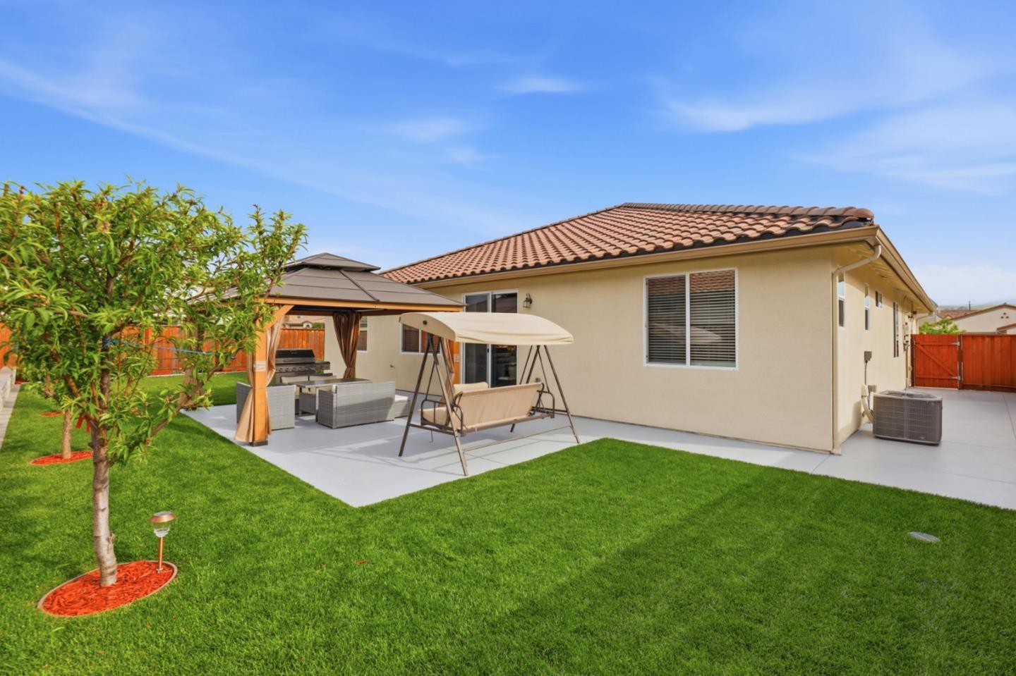 Detail Gallery Image 40 of 65 For 805 Klamath Way, Hollister,  CA 95023 - 4 Beds | 3 Baths