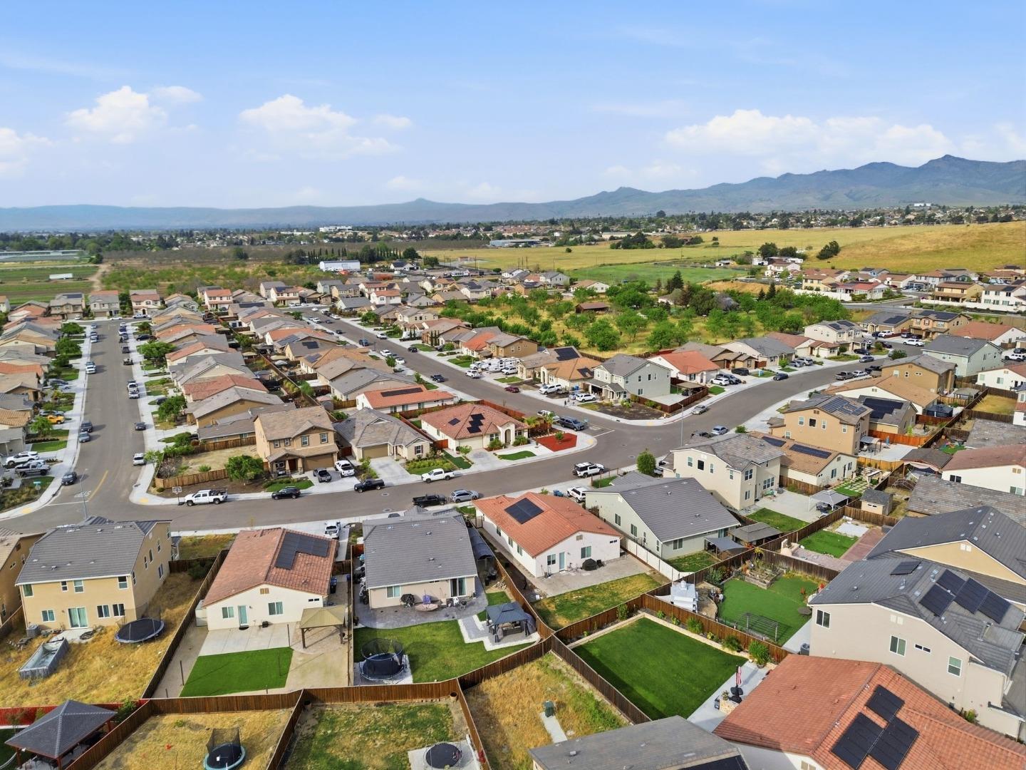 Detail Gallery Image 56 of 65 For 805 Klamath Way, Hollister,  CA 95023 - 4 Beds | 3 Baths