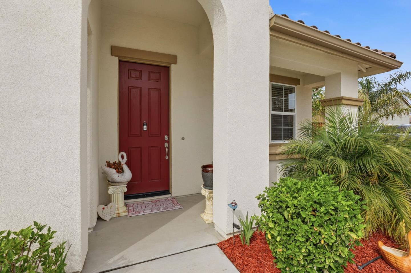 Detail Gallery Image 6 of 65 For 805 Klamath Way, Hollister,  CA 95023 - 4 Beds | 3 Baths