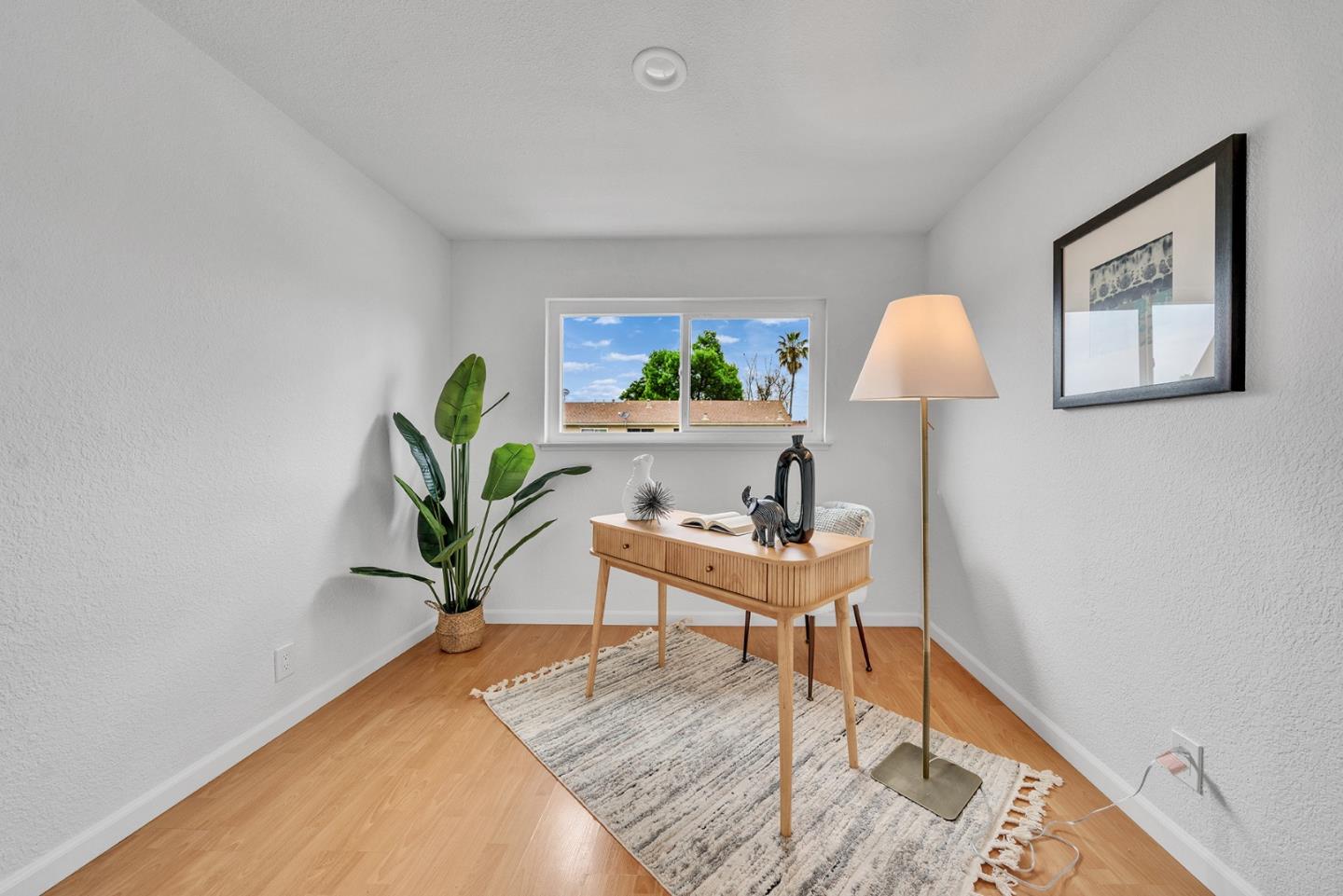 Detail Gallery Image 15 of 20 For 570 Crabapple Way, San Jose,  CA 95111 - 3 Beds | 1/1 Baths